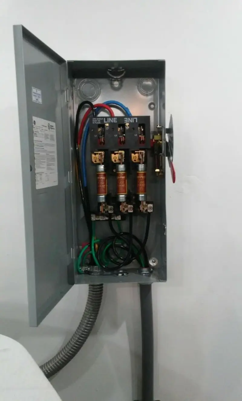 Three-phase disconnect switch installed for Smoke Detector Installation in Boise City